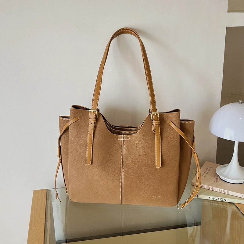 Sac fourre-tout de luxe à pomp - Leatherwork Designs avis et prix